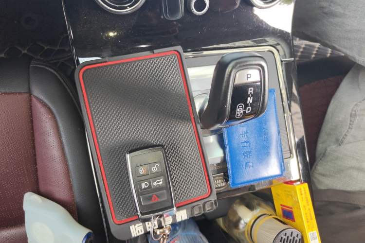 Used Land Rover Range Evoque 2021 Range Rover Velar L 249PS R-Dynamic First Edition Gear Lever