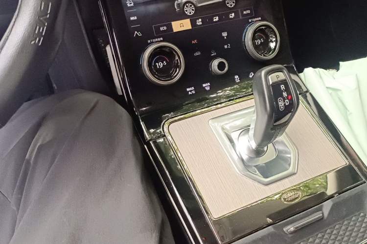 Used Land Rover Range Evoque 2021 Range Rover L 249 PS R-Dynamic SE Luxury Edition Gear Lever