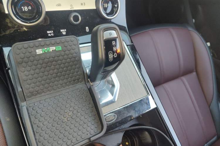 Used Land Rover Range Evoque 2021 Range Rover L 249 PS R-Dynamic SE Luxury Edition Gear Lever