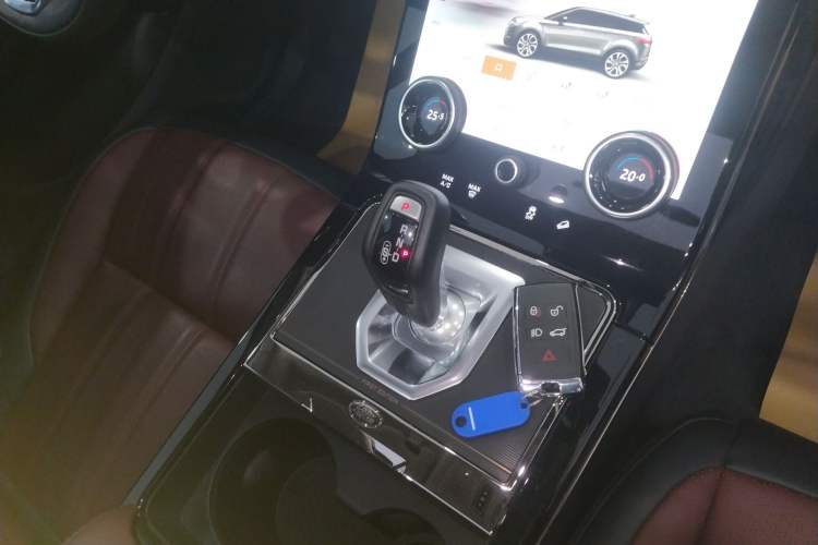 Used Land Rover Range Evoque 2021 Range Rover Velar L 249PS R-Dynamic First Edition Gear Lever