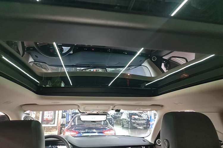 Used Land Rover Range Evoque 2021 Range Rover Velar L 249PS R-Dynamic First Edition Headliner