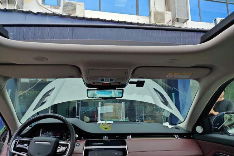 Used Land Rover Range Evoque 2021 Range Rover Velar 249 PS R-Dynamic HSE Luxury Edition Headliner
