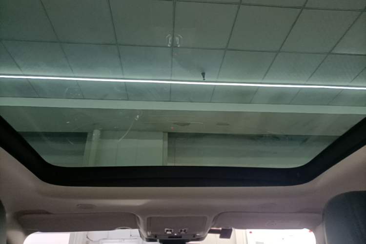 Used Land Rover Range Evoque 2021 Range Rover Velar 249 PS R-Dynamic S Performance Edition Headliner