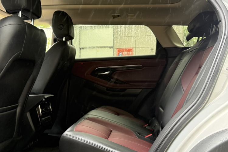 Used Land Rover Range Evoque 2021 Range Rover Velar 249 PS R-Dynamic HSE Luxury Edition Interior 2