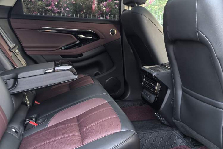 Used Land Rover Range Evoque 2021 Range Rover L 249 PS R-Dynamic SE Luxury Edition Interior 9