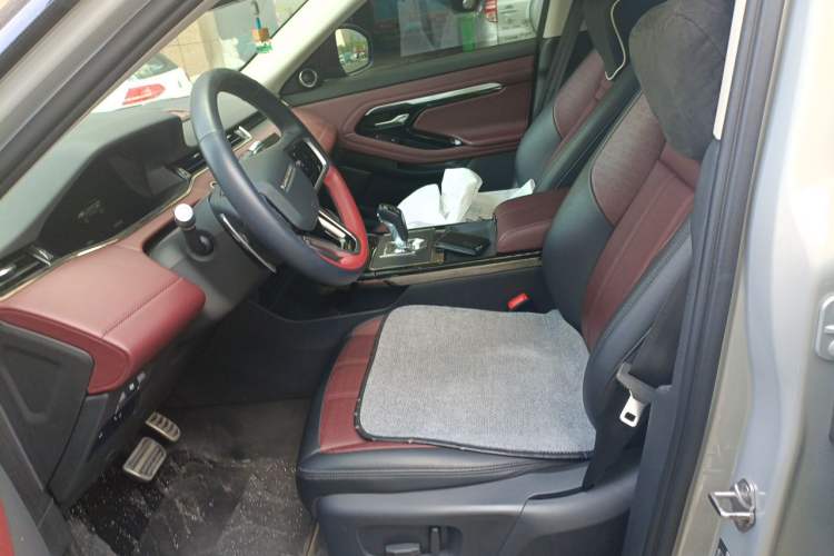Used Land Rover Range Evoque 2021 Range Rover L 249 PS R-Dynamic SE Luxury Edition Left Front Seat