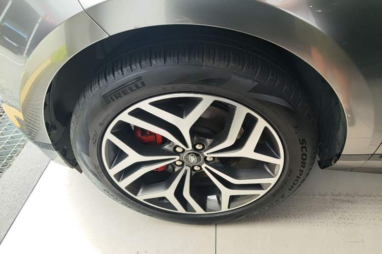 Used Land Rover Range Evoque 2021 Range Rover Velar L 249PS R-Dynamic First Edition Left Front Wheel Hub