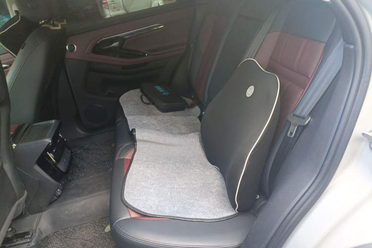 Used Land Rover Range Evoque 2021 Range Rover L 249 PS R-Dynamic SE Luxury Edition Left Rear Seat