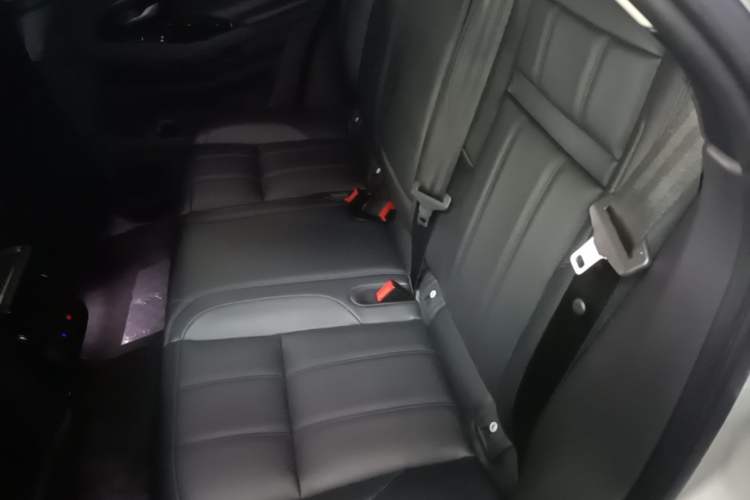 Used Land Rover Range Evoque 2021 Range Rover Velar 249 PS R-Dynamic S Performance Edition Left Rear Seat