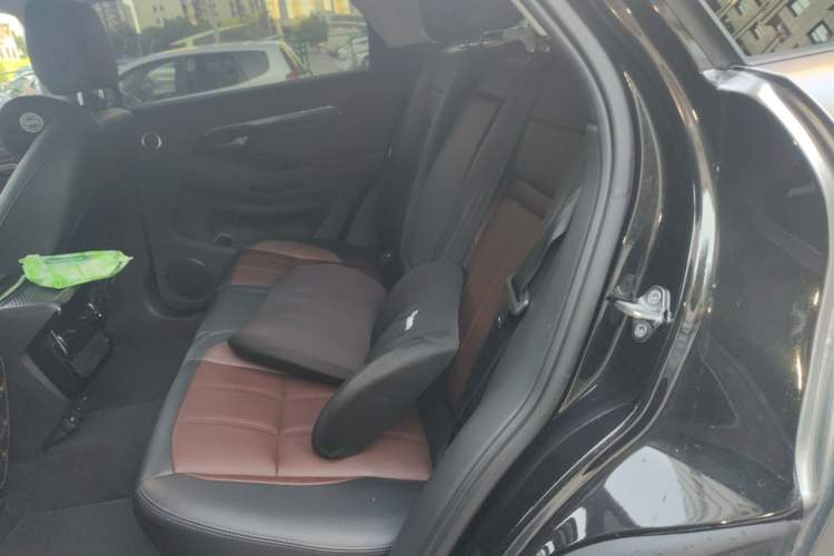 Used Land Rover Range Evoque 2021 Range Rover L 249 PS R-Dynamic SE Luxury Edition Left Rear Seat