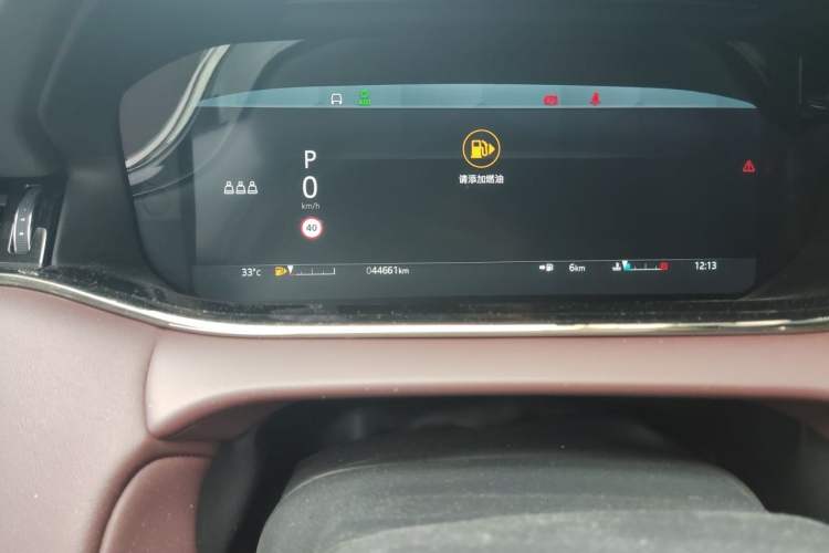 Used Land Rover Range Evoque 2021 Range Rover Velar L 249PS R-Dynamic First Edition Odometer Close Up