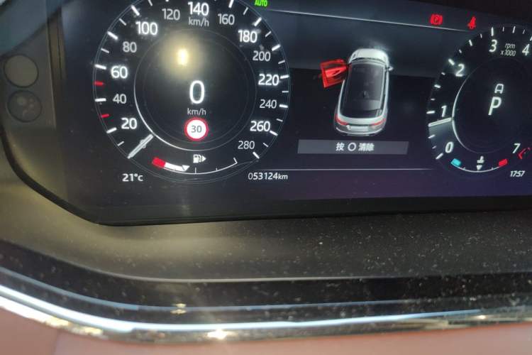 Used Land Rover Range Evoque 2021 Range Rover L 249 PS R-Dynamic SE Luxury Edition Odometer Close Up