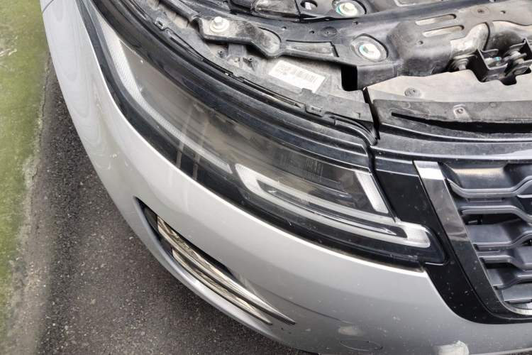 Used Land Rover Range Evoque 2021 Range Rover Velar L 249PS R-Dynamic First Edition Right Front Headlight