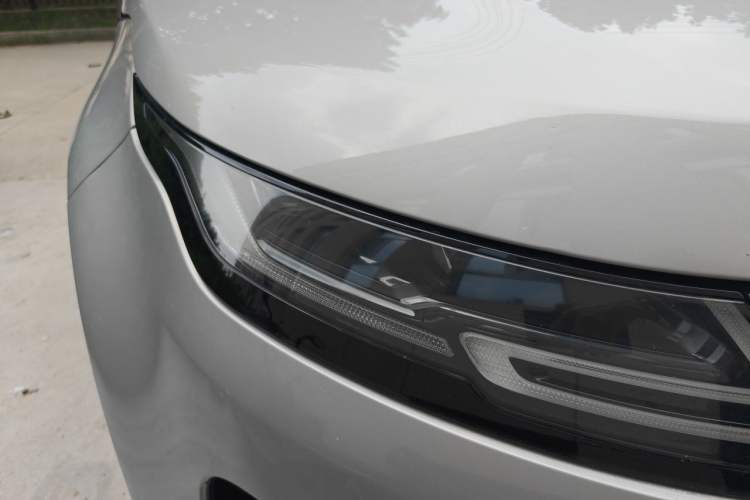Used Land Rover Range Evoque 2021 Range Rover Velar L 249PS R-Dynamic First Edition Right Front Headlight