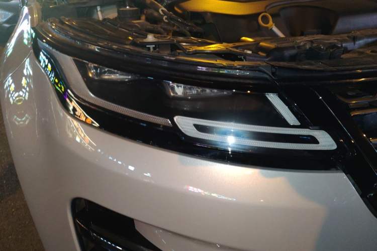 Used Land Rover Range Evoque 2021 Range Rover L 249 PS R-Dynamic SE Luxury Edition Right Front Headlight