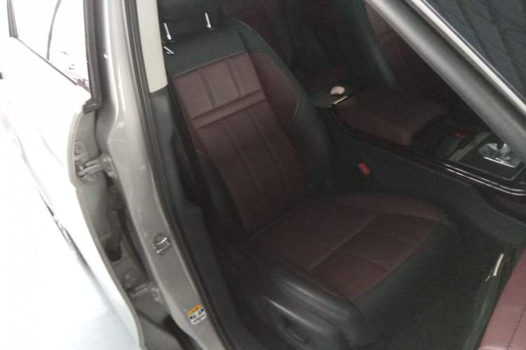 Used Land Rover Range Evoque 2021 Range Rover Velar 249 PS R-Dynamic S Performance Edition Right Front Seat