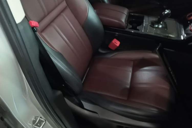 Used Land Rover Range Evoque 2021 Range Rover Velar 249 PS R-Dynamic HSE Luxury Edition Right Front Seat