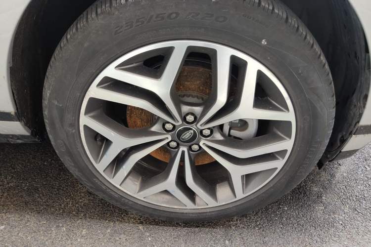 Used Land Rover Range Evoque 2021 Range Rover Velar L 249PS R-Dynamic First Edition Right Front Wheel Hub