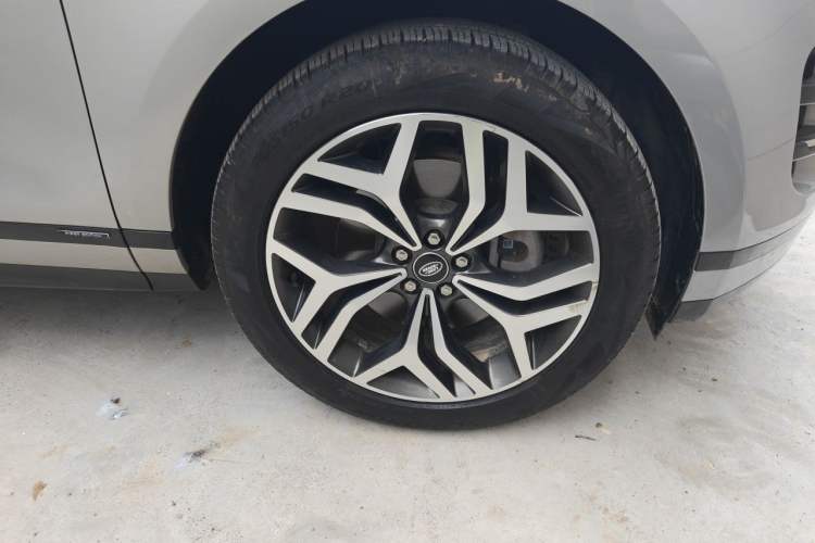 Used Land Rover Range Evoque 2021 Range Rover Velar L 249PS R-Dynamic First Edition Right Front Wheel Hub