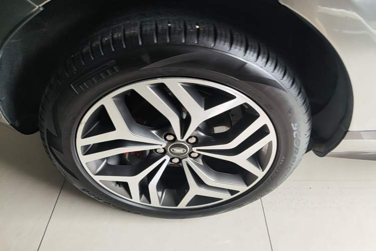Used Land Rover Range Evoque 2021 Range Rover Velar L 249PS R-Dynamic First Edition Right Rear Wheel Hub