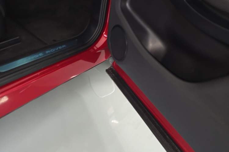 Used Land Rover Range Evoque 2021 Range Rover Velar 249 PS R-Dynamic S Performance Edition Right Side Sill