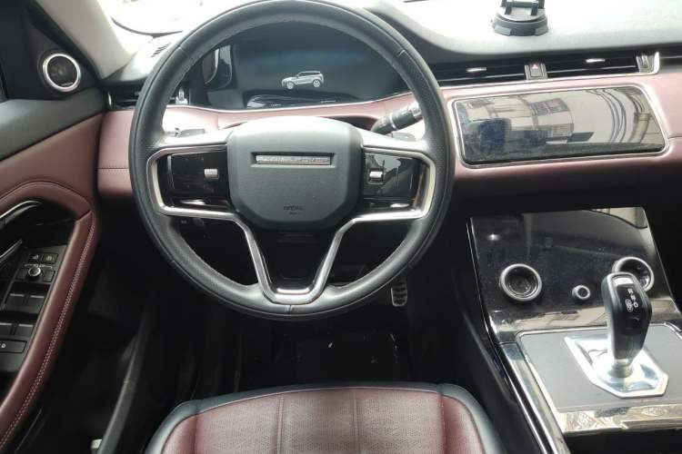 Used Land Rover Range Evoque 2021 Range Rover Velar L 249PS R-Dynamic First Edition Steering Wheel