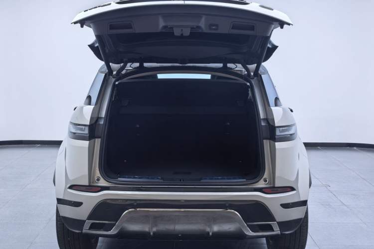 Used Land Rover Range Evoque 2021 Range Rover Velar L 249PS R-Dynamic First Edition Trunk