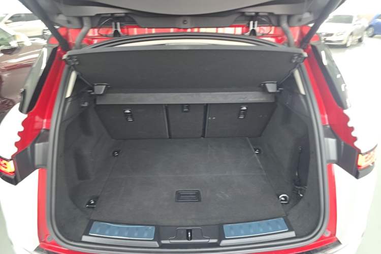 Used Land Rover Range Evoque 2021 Range Rover Velar 249 PS R-Dynamic S Performance Edition Trunk