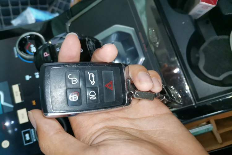 Used Land Rover Range Evoque 2021 Range Rover Velar L 249PS R-Dynamic First Edition Vehicle Key