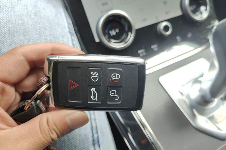 Used Land Rover Range Evoque 2021 Range Rover L 249 PS R-Dynamic SE Luxury Edition Vehicle Key