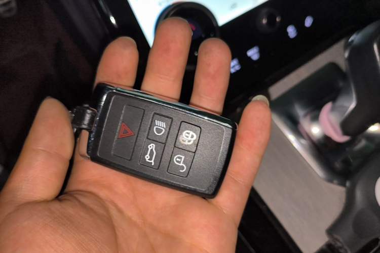 Used Land Rover Range Evoque 2021 Range Rover L 249 PS R-Dynamic SE Luxury Edition Vehicle Key
