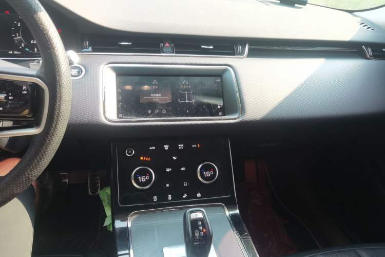 Used Land Rover Range Evoque 2021 Range Rover Evoque 200 PS R-Dynamic Standard Elite Edition Audio And AC Panel