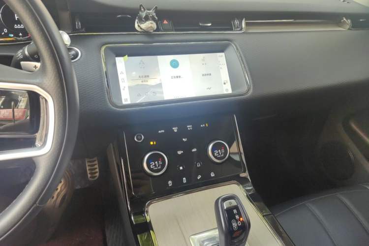 Used Land Rover Range Evoque 2021 Range Rover Velar 249 PS R-Dynamic S Performance Edition Audio And AC Panel
