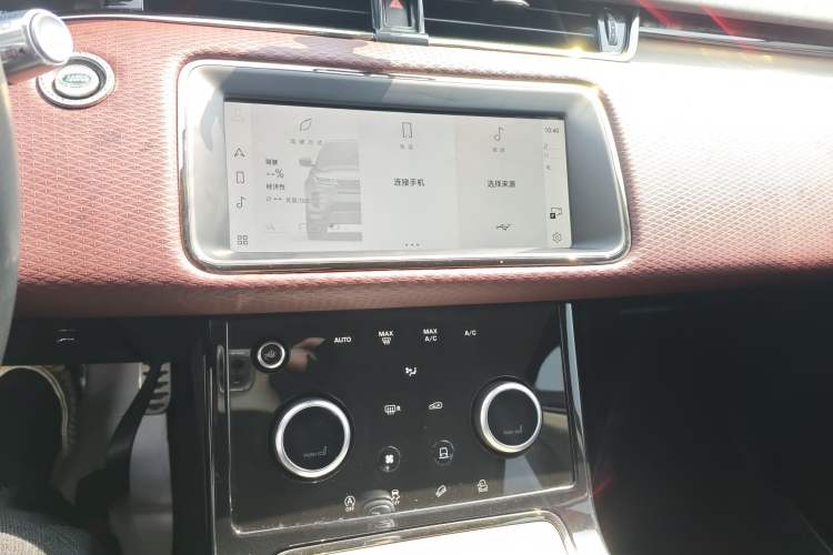 Used Land Rover Range Evoque 2021 Range Rover Velar 249 PS R-Dynamic S Performance Edition Audio And AC Panel