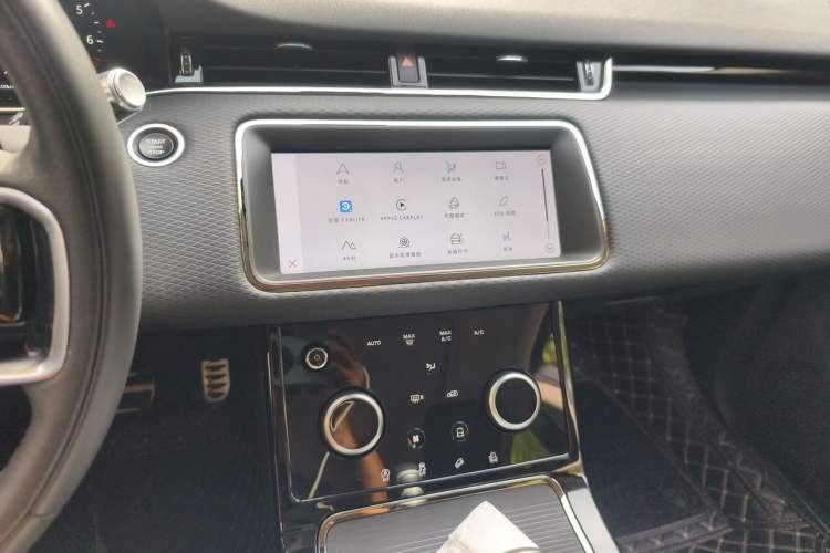 Used Land Rover Range Evoque 2021 Range Rover Evoque 200 PS R-Dynamic Standard Elite Edition Audio And AC Panel