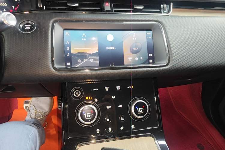 Used Land Rover Range Evoque 2021 Range Rover Velar L 249PS R-Dynamic First Edition Audio And AC Panel