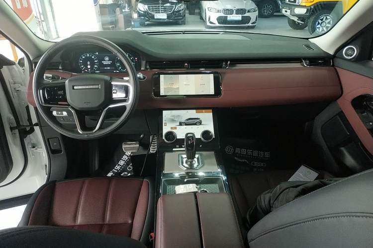Used Land Rover Range Evoque 2021 Range Rover Velar 249 PS R-Dynamic HSE Luxury Edition Audio And AC Panel