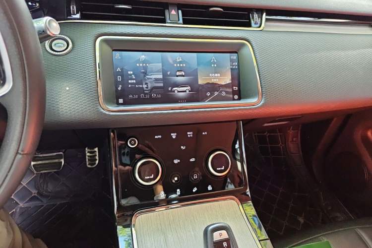 Used Land Rover Range Evoque 2021 Range Rover Velar 249 PS R-Dynamic S Performance Edition Audio And AC Panel