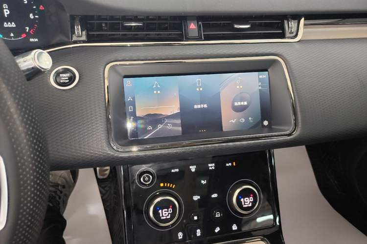 Used Land Rover Range Evoque 2021 Range Rover Velar 249 PS R-Dynamic S Performance Edition Audio And AC Panel