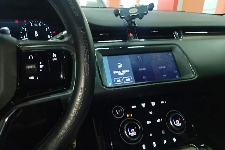 Used Land Rover Range Evoque 2021 Range Rover Velar 249 PS R-Dynamic S Performance Edition Audio And AC Panel