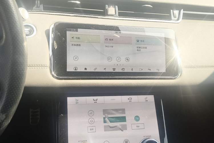 Used Land Rover Range Evoque 2021 Range Rover Velar 249 PS R-Dynamic S Performance Edition Audio And AC Panel