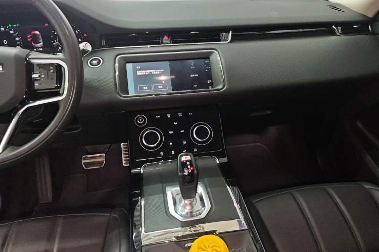 Used Land Rover Range Evoque 2021 Range Rover Evoque 200 PS R-Dynamic Standard Elite Edition Audio And AC Panel