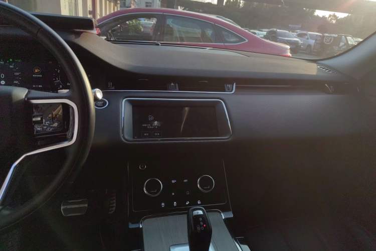 Used Land Rover Range Evoque 2021 Range Rover Velar 249 PS R-Dynamic S Performance Edition Audio And AC Panel