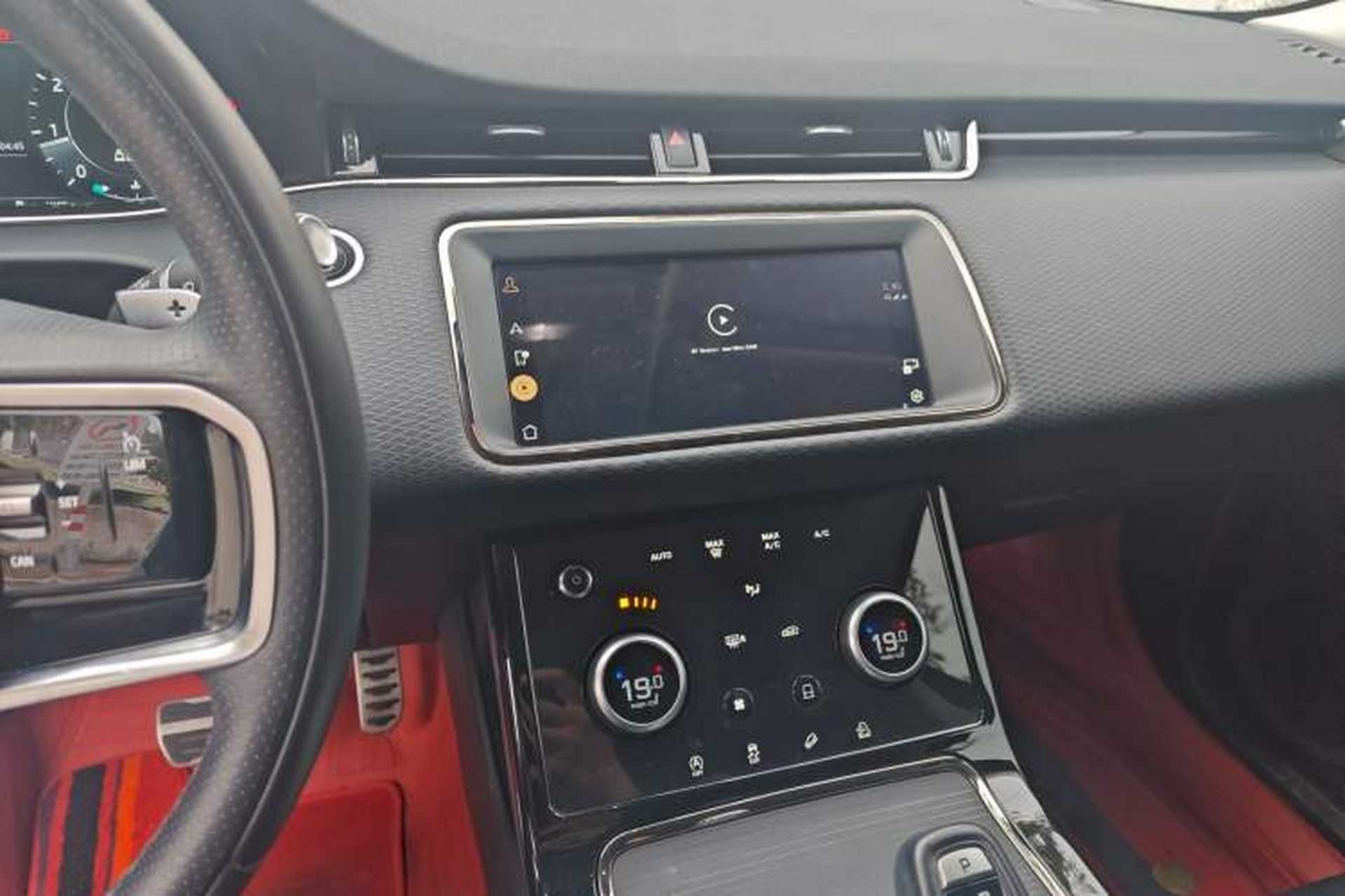 Used Land Rover Range Evoque 2021 Range Rover Evoque 200 PS R-Dynamic Standard Elite Edition Audio And AC Panel