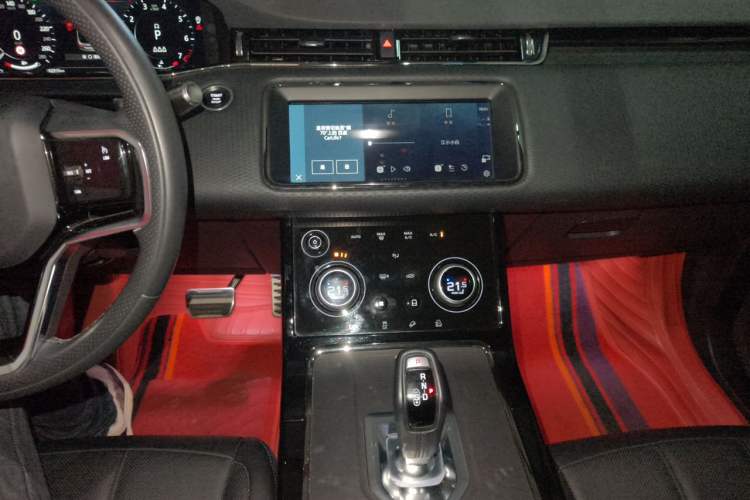 Used Land Rover Range Evoque 2021 Range Rover Evoque 200 PS R-Dynamic Standard Elite Edition Audio And AC Panel