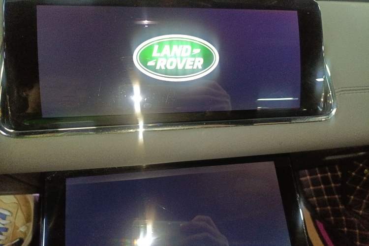 Used Land Rover Range Evoque 2021 Range Rover Velar 249 PS R-Dynamic S Performance Edition Audio And AC Panel