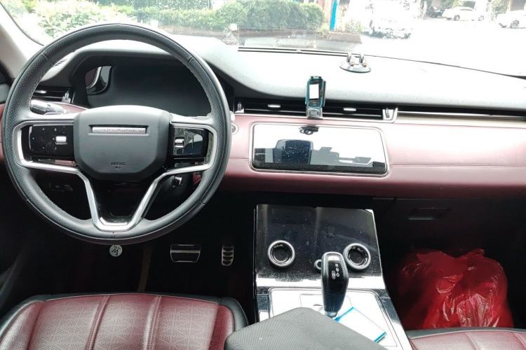 Used Land Rover Range Evoque 2021 Range Rover Velar 249 PS R-Dynamic HSE Luxury Edition Center Console