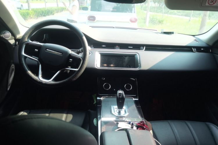 Used Land Rover Range Evoque 2021 Range Rover Evoque 200 PS R-Dynamic Standard Elite Edition Center Console