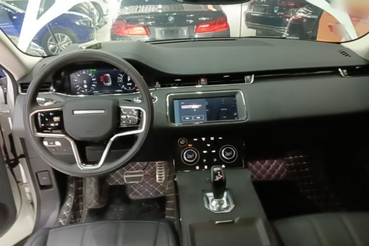Used Land Rover Range Evoque 2021 Range Rover Evoque 200 PS R-Dynamic Standard Elite Edition Center Console