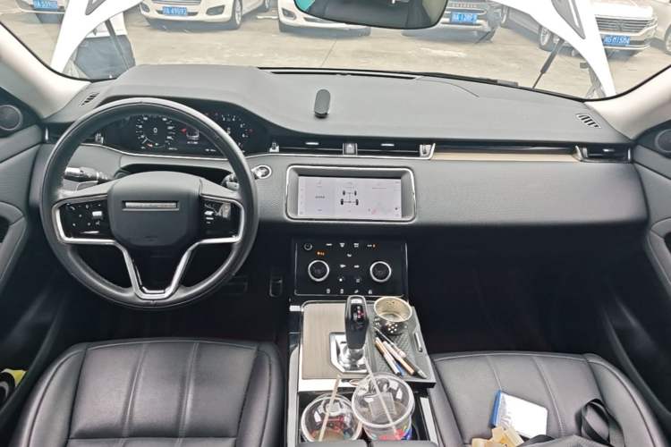 Used Land Rover Range Evoque 2021 Range Rover Velar 249 PS R-Dynamic HSE Luxury Edition Center Console